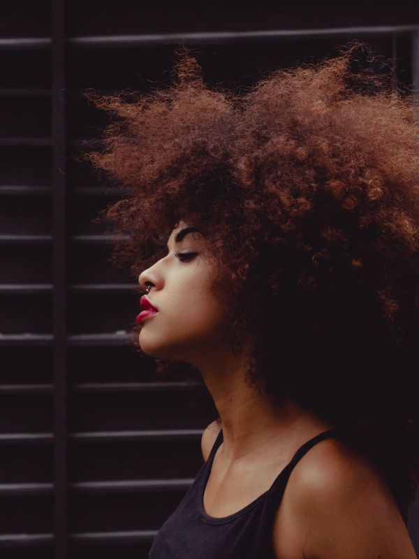 Dévoilement des Secrets Quel Type de Cheveux Pousse le Plus Vite ? Décryptage Expert