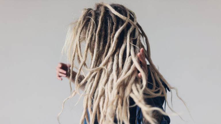 Comment entretenir ses locks pour des cheveux Afros en bonne santé - ozentya.com