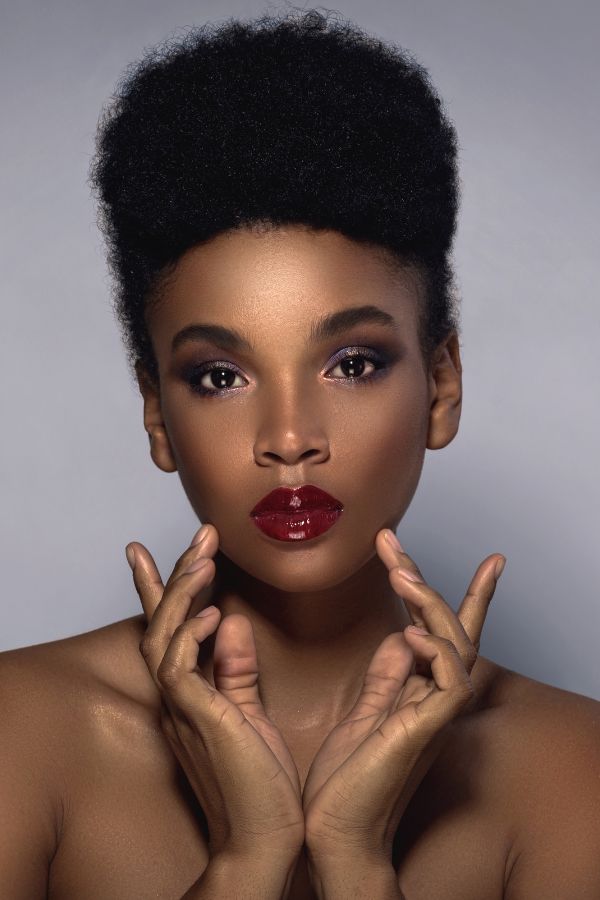 Découvrez les Secrets d'une Pousse de Cheveux Saine